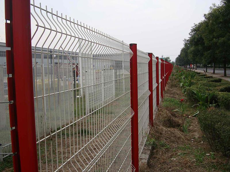 新建桃型柱护栏